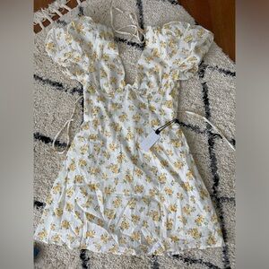 ASTR the label size medium floral dress